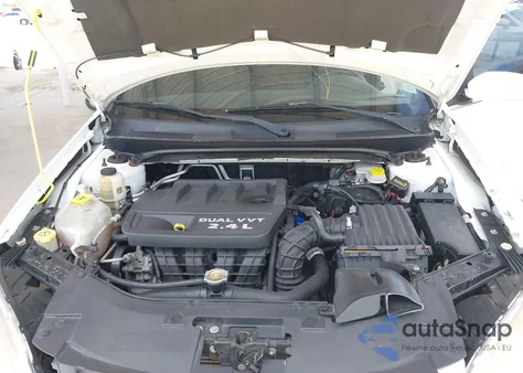 2011 Chrysler 200 Touring из США, поврежденный, VIN 1C3BC2EB4BN589344